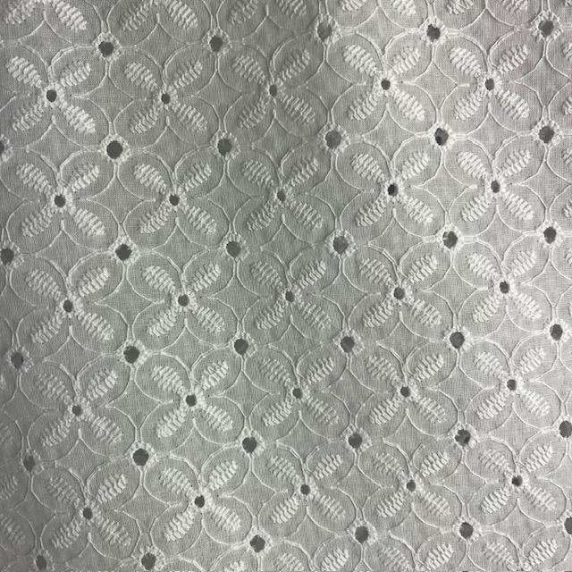 Stickerei Blumen weiss