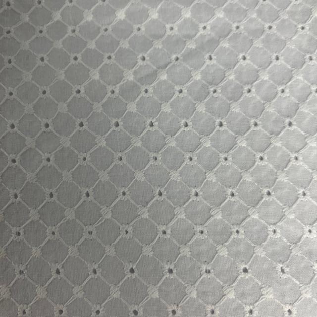 Stickerei Rhomben weiss