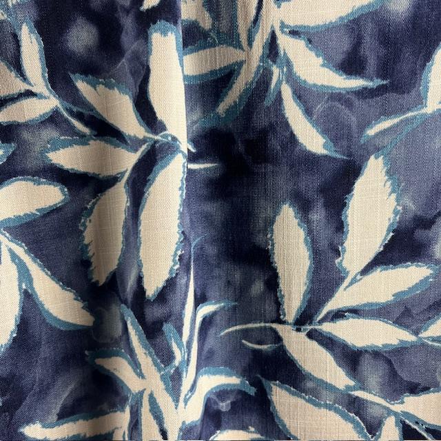 Gewebe Batik Blätter blau, nur noch wenige Meter