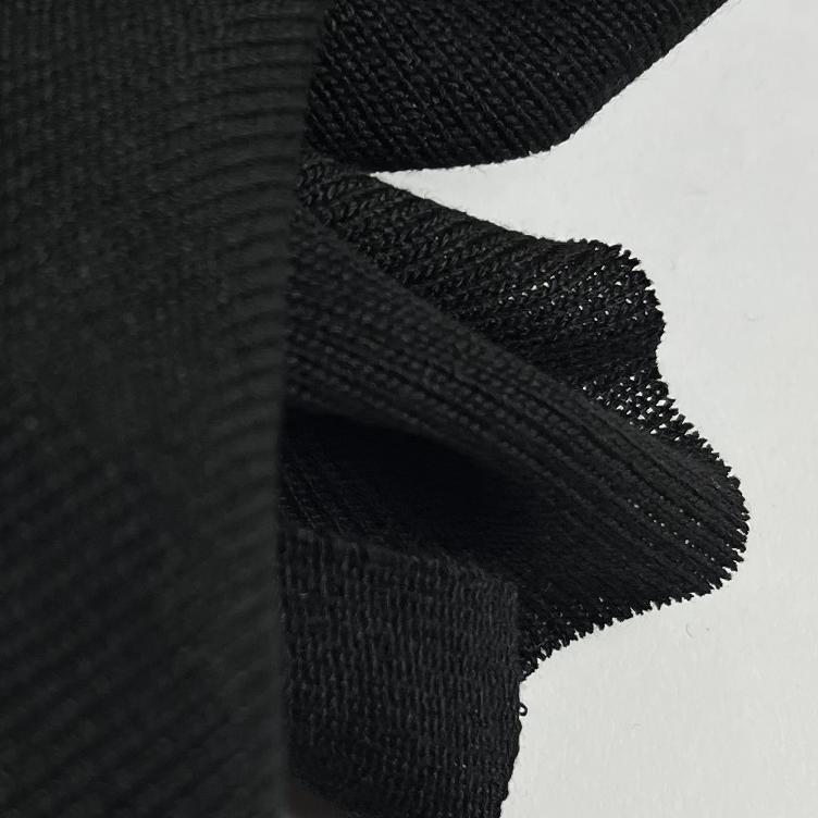 Strick Lotta schwarz, nur noch wenige Meter