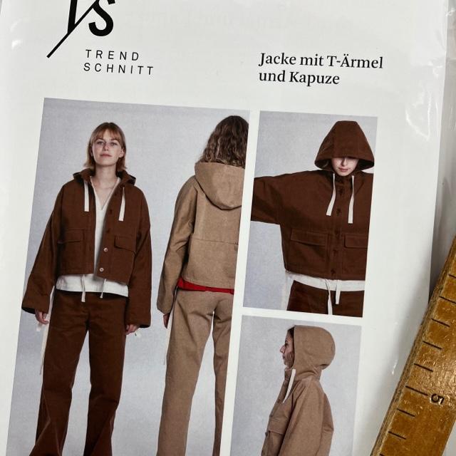 Trendschnitt Jacke mit T-Ärmel, Kapuze