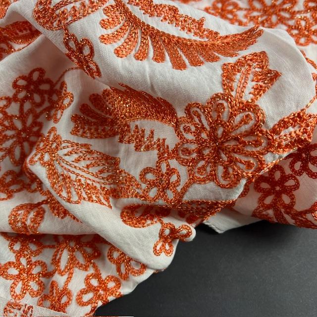 Gewebe bestickt orange